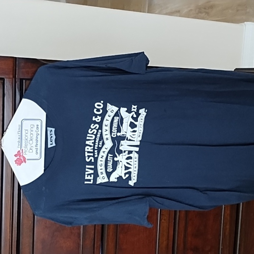 Levi's men's XL T-shirt